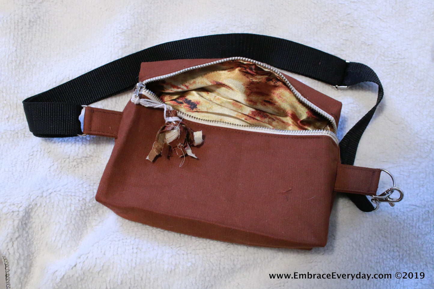 PDF sewing pattern. Hip bag with zipper.