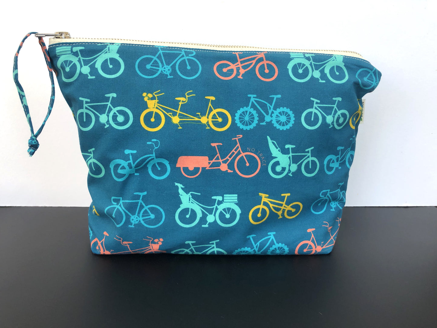 PDF sewing pattern - zipper pouches - 3 sizes!